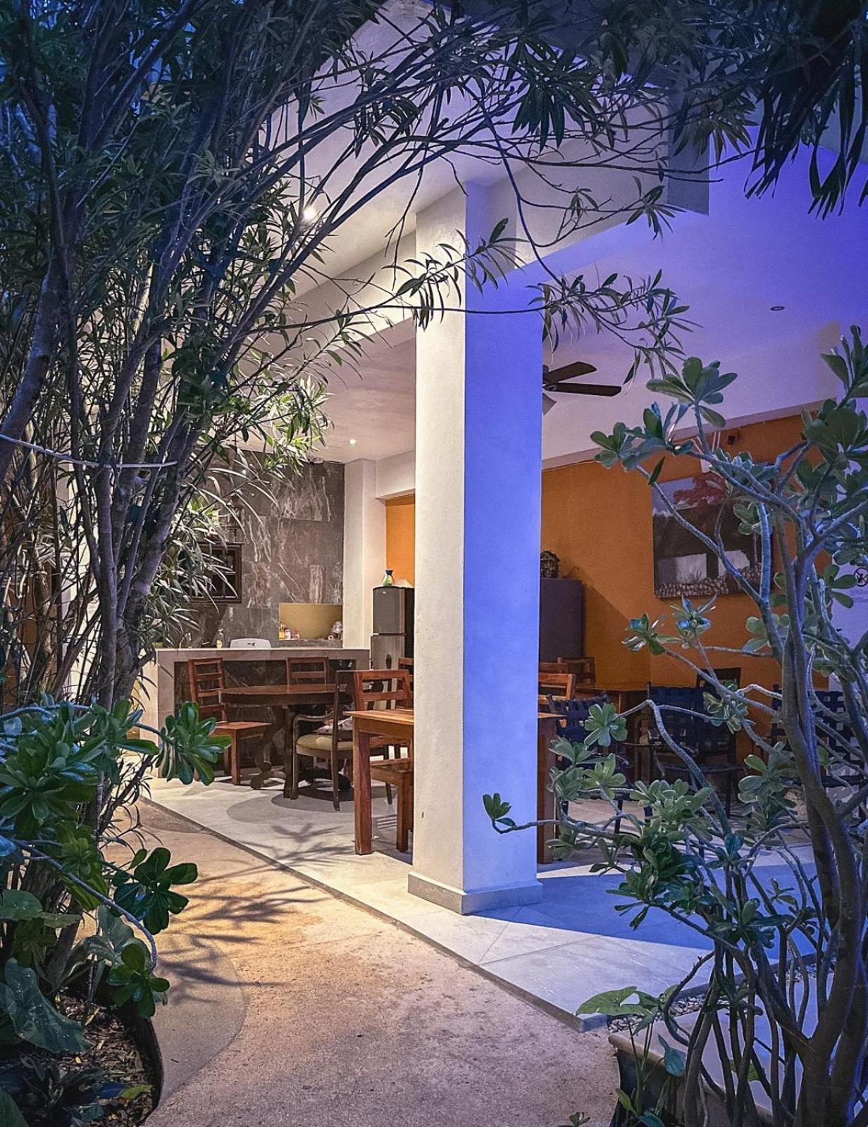 Casa Daniels Guesthouse Valladolid  Exteriör bild